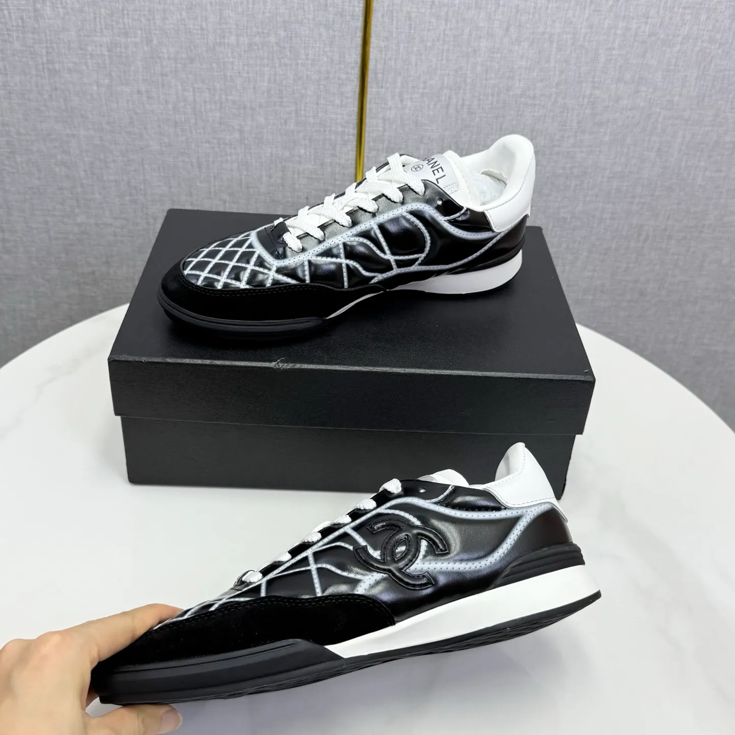 👟👟Ex-factory price 600👟👟Chanel Panda Shoes! 2025 counter's top casual sports shoes. This classic design; the upper is electro-embroidered with a variety of techniques; the outsole is fashionable and sporty; the unusual inclusion of a variety of color matching elements... The diversified mix and match is very good-looking and versatile, and can be used for leisure, fashion, sports, and outdoor... ꫛꫀꪝ Go➫ Materials: ❶Upper made of: original imported first-layer silk cowhide + original waterproof cloth + original first-layer cowhide ❷Inner lining: Original Yangli+wang ❸ Outsole based on: Original TPU combination outsole Counter boutique packaging complete set for women 35–41